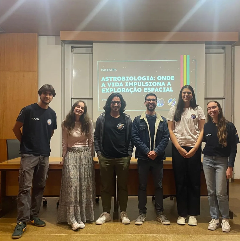 Equipa da AstroBioLusitanos na Universidade de Aveiro